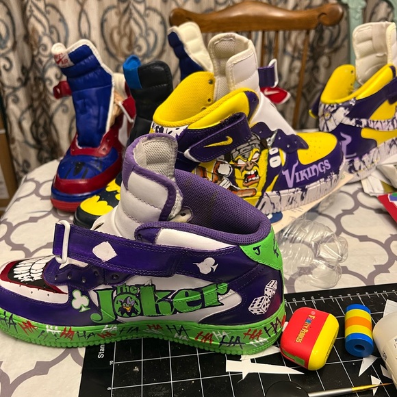 CUSTOM HAND PAINTED “ SKOL AF1s “ sneakers Men’s 9.5 - Picture 5 of 13